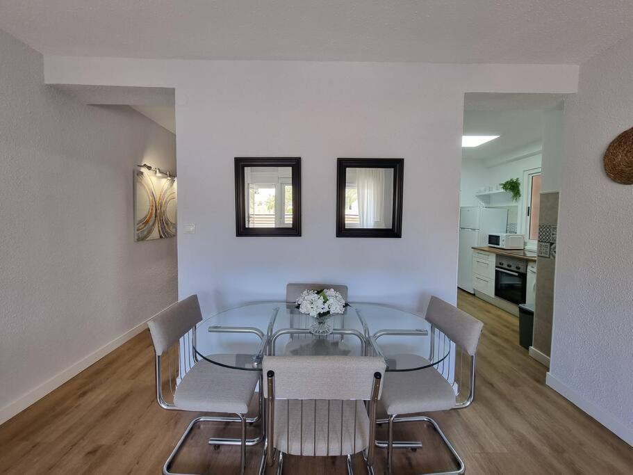 Aguadulce, Apto Santa Monica 2 Hab Con Terraza, Aire, Wifi, A 5 Min De La Playa Aguadulce  Eksteriør billede