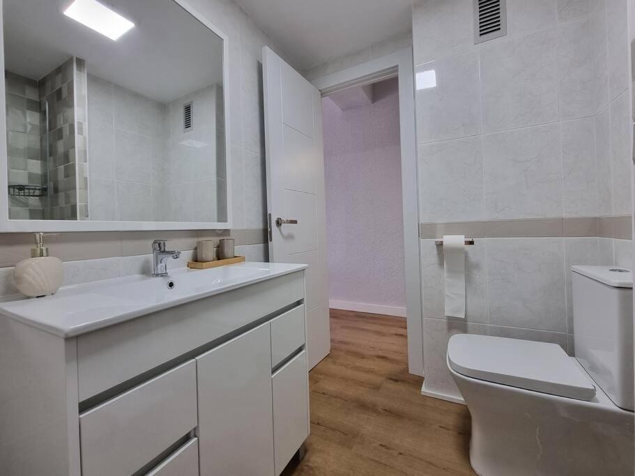 Aguadulce, Apto Santa Monica 2 Hab Con Terraza, Aire, Wifi, A 5 Min De La Playa Aguadulce  Eksteriør billede