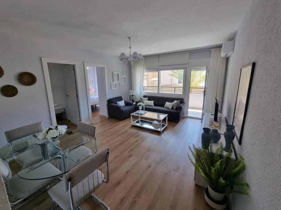 Aguadulce, Apto Santa Monica 2 Hab Con Terraza, Aire, Wifi, A 5 Min De La Playa Aguadulce  Eksteriør billede